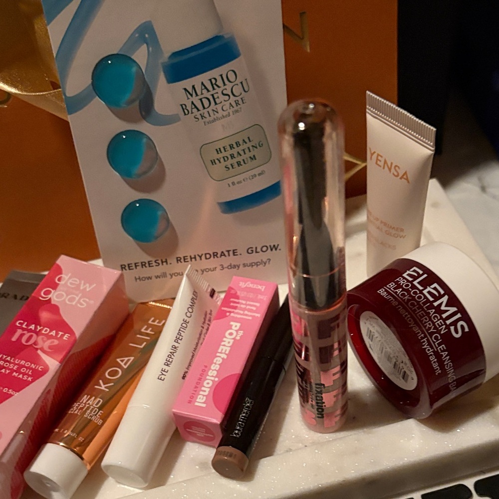 The Ultimate Luxury Beauty Discovery Collection - Picture 7 of 7